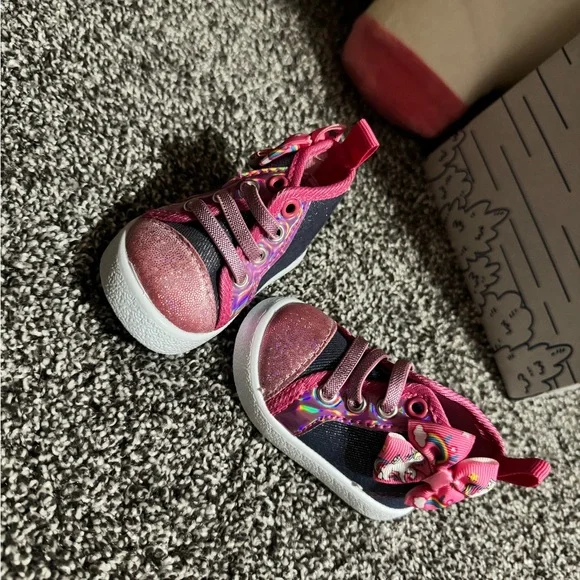 Nike baby Shoes, Uggs and other high class shoes - Picture 7 of 7